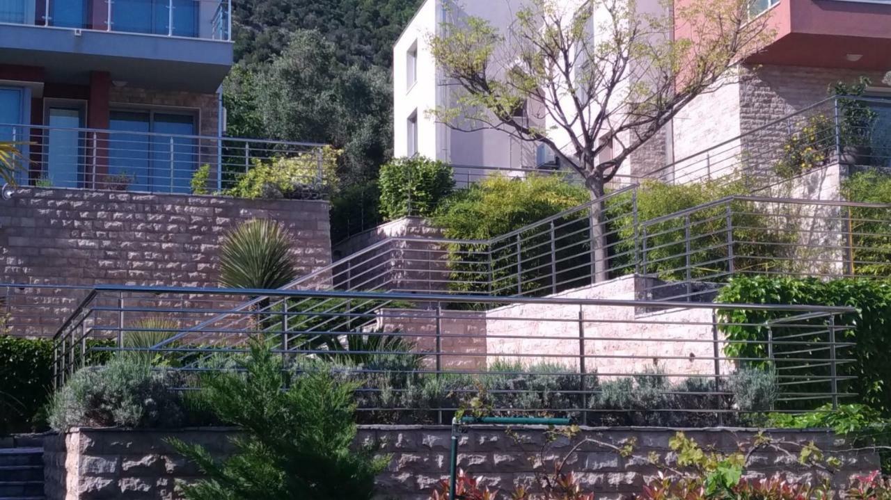 Ðenovići Apartments Acacia Hill מראה חיצוני תמונה